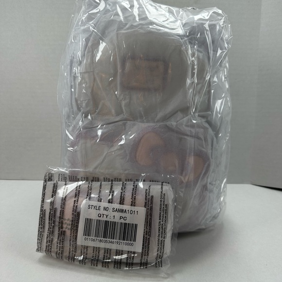 Loungefly Sanrio Exclusive Hello Kitty Quilted Texture Set main image 8